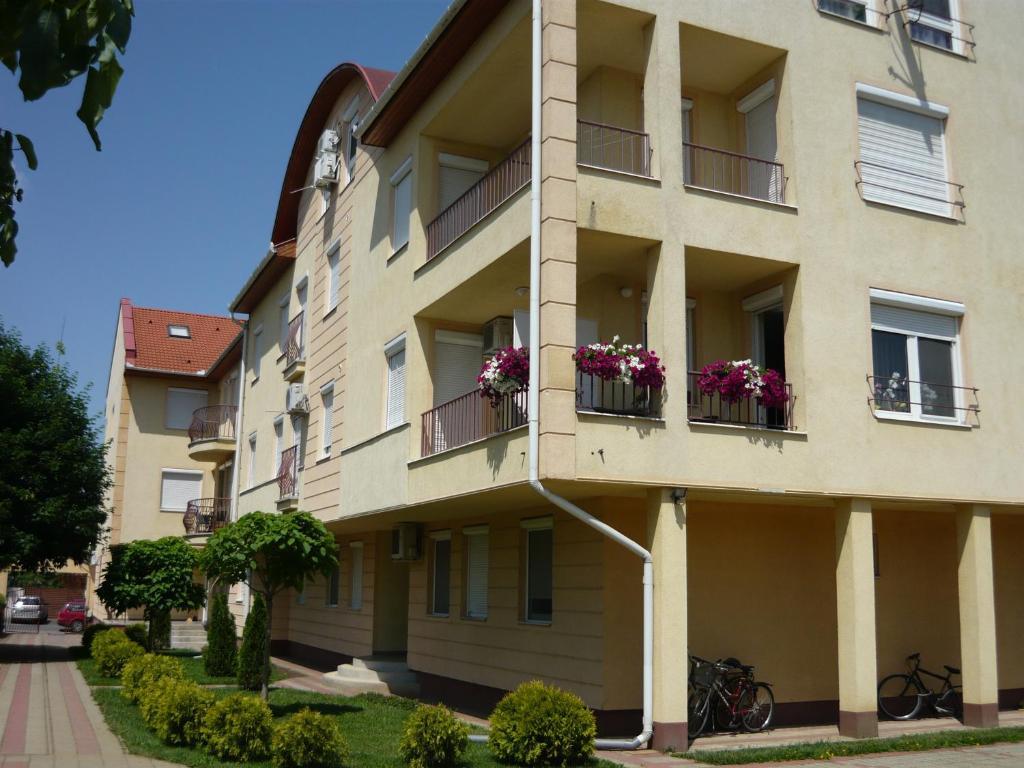 Lux Apartmanok Hajdúszoboszló Camera foto